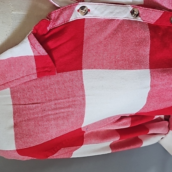 Maurices Red and White Button Down Shirt NWT - Picture 4 of 10